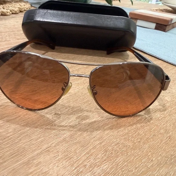 Coach Aviator Sunglasses in Brown with Coach case - Picture 5 of 5